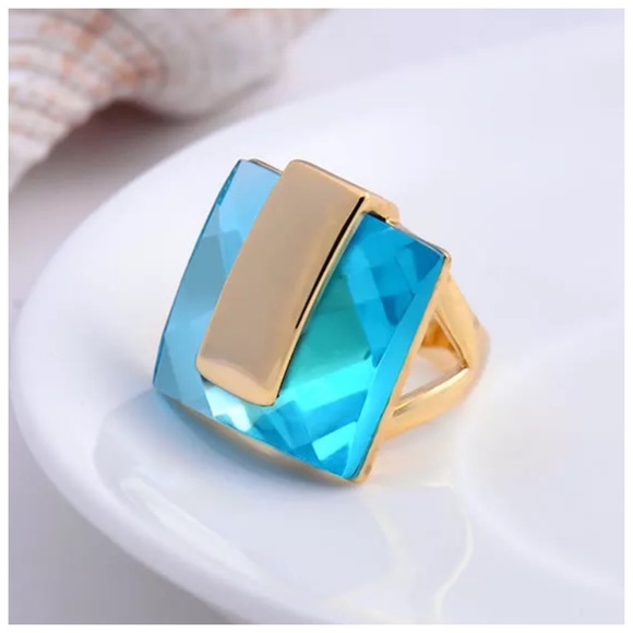 Swarovski Crystal Teal Statement Ring - Picture 5 of 7